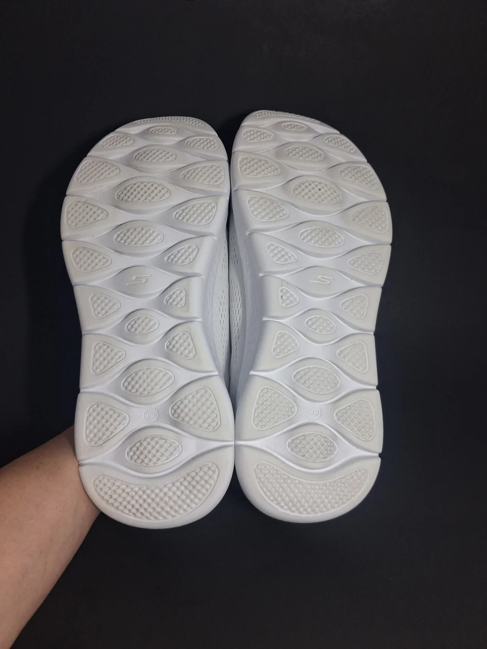 Men's Skechers White Mesh Athletic Sneaker